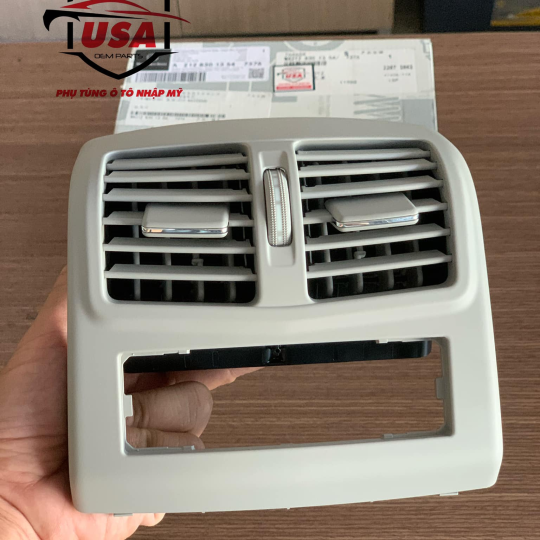 Ốp cửa gió sau Mercedes E class W212 - A2128301354